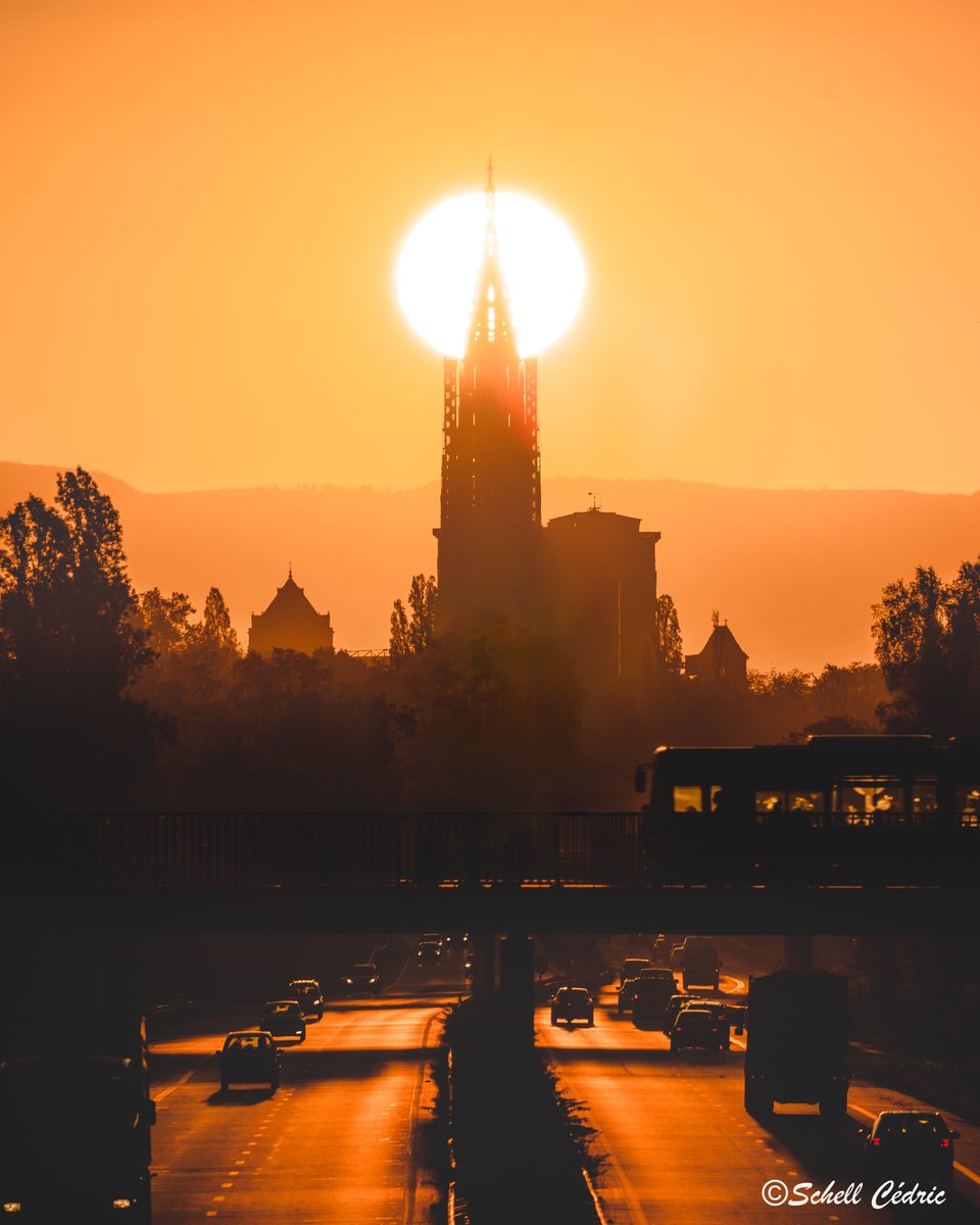 CedricSchell's tweet photo. Lever de soleil sur la plus belle Cathédrale de France. 😍
📍Strasbourg, Alsace. https://t.co/JapTdcnhSc