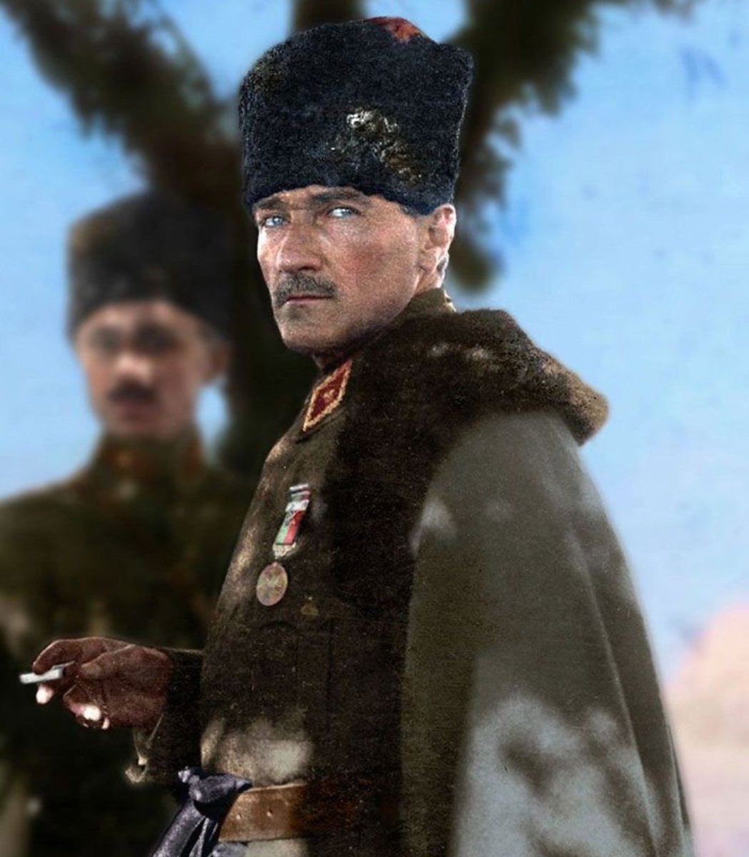 dilangull__'s tweet photo. Padişahların "kullarım" diye seslendiği halka ,"Efendiler" diye seslenen atamın günüdür bugün.
🇹🇷 Türkiye Cumhuriyeti laiktir ve laik kalacaktık. 🇹🇷#HalifeliğinKaldırılması https://t.co/fQUo6C4oqC
