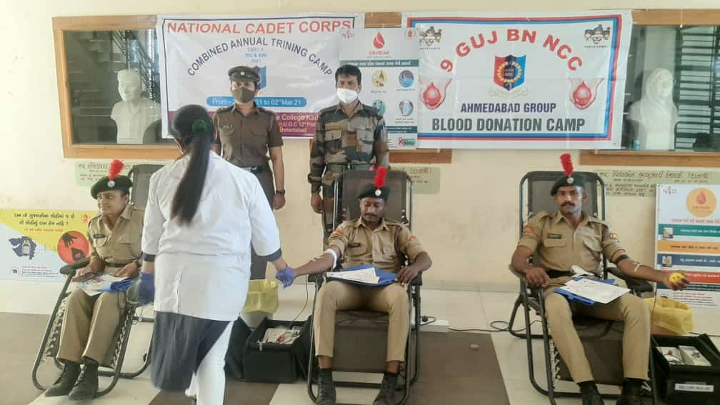 HQ_DG_NCC's tweet photo. #NationalCadetCorps #Gujarat  #9GujBn #Ahmedabad CATC, Arts &amp; BD Commerce college, Kadi.
Blood donation Camp organised  in coordination with #IndianRedCrossSociety 
NCC cadets donated blood and reiterated their commitment towards their fellow beings.
@SpokespersonMoD https://t.co/RjyyRFe4QM