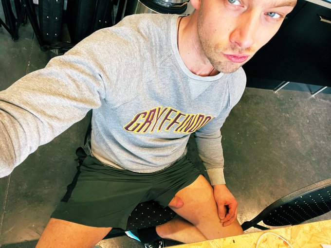 1 pic. RT IF YOU WANNA SUCK IT #DICKOUT https://t.co/YxnQTTINBC