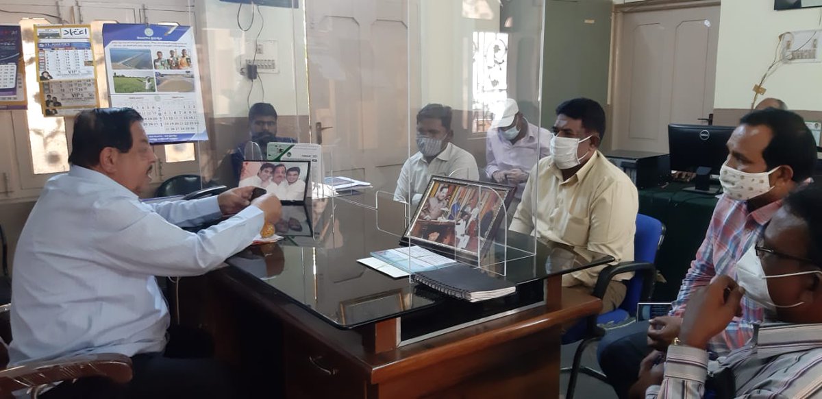 MumtazKhanMLA's tweet photo. On The Instructions Of #AimimPresident HYD MP Barrister @asadowaisi Sahab
#AIMIMCharminar MLA @MumtazKhanMLA Called On GHMC Officials had a Review Meeting with #EE #DE AE On #PendingDevelopmental Activities and Urged Officers To Expedite Onging Works Across CharminarConstituency https://t.co/duqxl2Kvrr