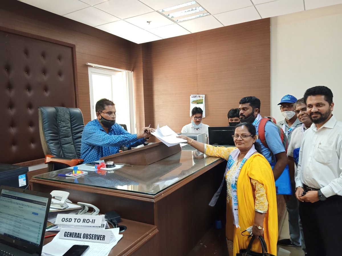 DevenderYadav_'s tweet photo. AAP's candidate for Navelim-16 Matilda D'Silva files her nomination for the ZP Elections 

#AAPInGoa

https://t.co/yFe4ZSrzpE
