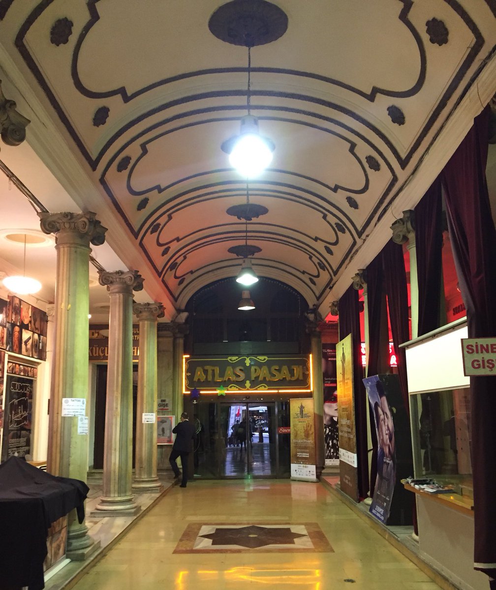 Seda_Ozen's tweet photo. Agop Köçeoğlu’nun Kışlık Sarayı, günümüzde İstanbul Sinema Müzesi. 2016/2021. Dün yeni açılan Müze’yi ziyaret ettik, tekrar gitmeyi düşünüyorum. Elinize sağlık, sevgili İstanbul Rölöve Anıtlar Müdürü @ogokal74 ve çalışma arkadaşları, yapı özgün katmanlarıyla tekrar karşımızda. https://t.co/7ZJ3gEBcfs