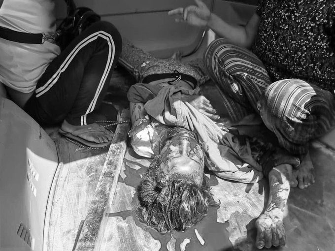 August180000's tweet photo. A big fat middle finger from Myanmar military to #UN, ASEAN and the rest of the world. 
March 3rd, 2021. Another bloody day in Myanmar. #WhatsHappeninglnMyanmar https://t.co/Qiym3dOQWq https://t.co/6lYHgH3l1W