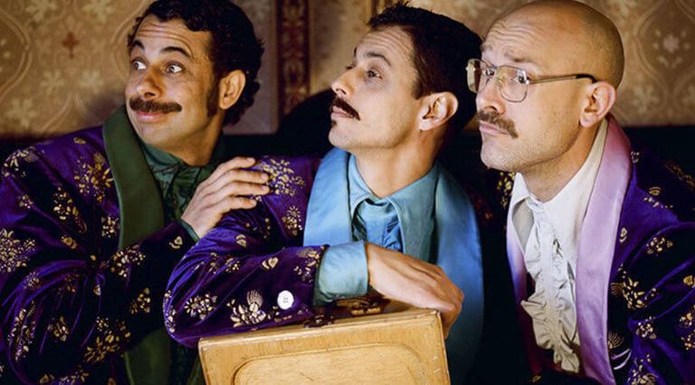CulturaMataro's tweet photo. Diumenge torna el circ i l'humor a la Sala Casal l'@AliancaMataro amb l'espectacle familiar The Flamingo's. 
La companyia Los Herrerita presenta un espectacle de circ per a tota la família amb malabars i molt d’humor. 
➕ info i 🎟️ aquí 👉 https://t.co/NKP0yAHKEj
#sortimenfamília https://t.co/0XZYyGRG3Z