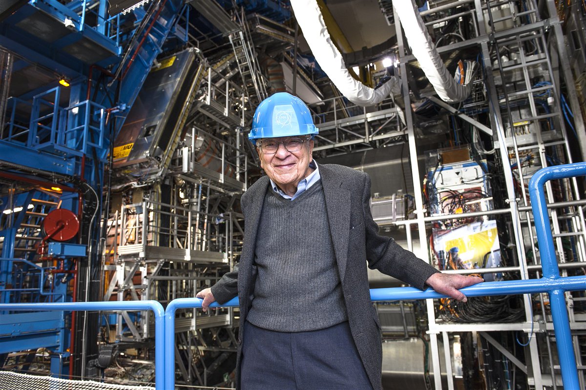 ✨ Over the past 10 years, the LHC has found more than 50 new particles called hadrons.

Find out more: home.cern/news/news/phys…