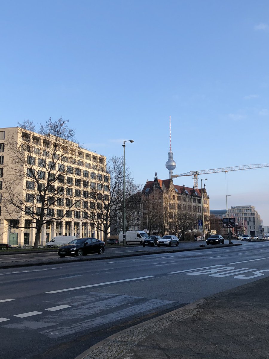 LoungeAltiair's tweet image. Guten Morgen #berlin ☀️, wir wünschen euch einen schönen Mittwoch.