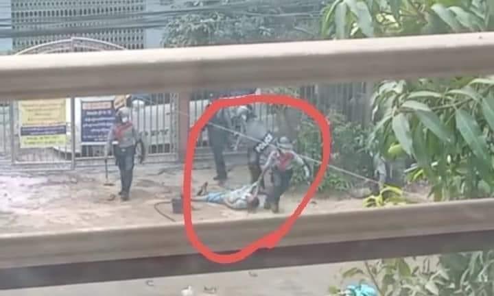 This is how the police dragged that person, who was shot in North Oakala😡 #Whatishappeninginmyanmar #SaveMyanmar