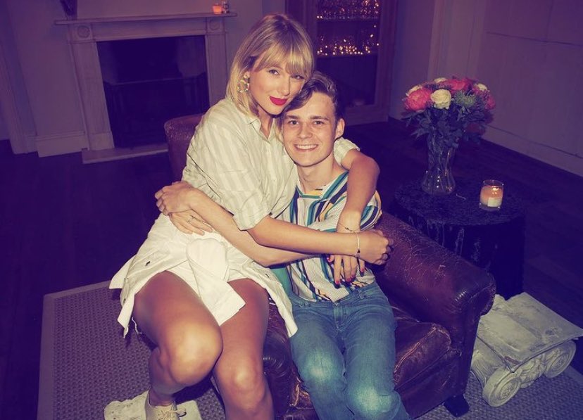 Dannytswift_'s tweet photo. Thank you Taylor for inviting me and my best friends to the Lover Secret Sessions together!! You’re one in a million!! WE LOVE YOU 💗 #TaylorSwiftIsLovedParty https://t.co/sFIrIp6sxC