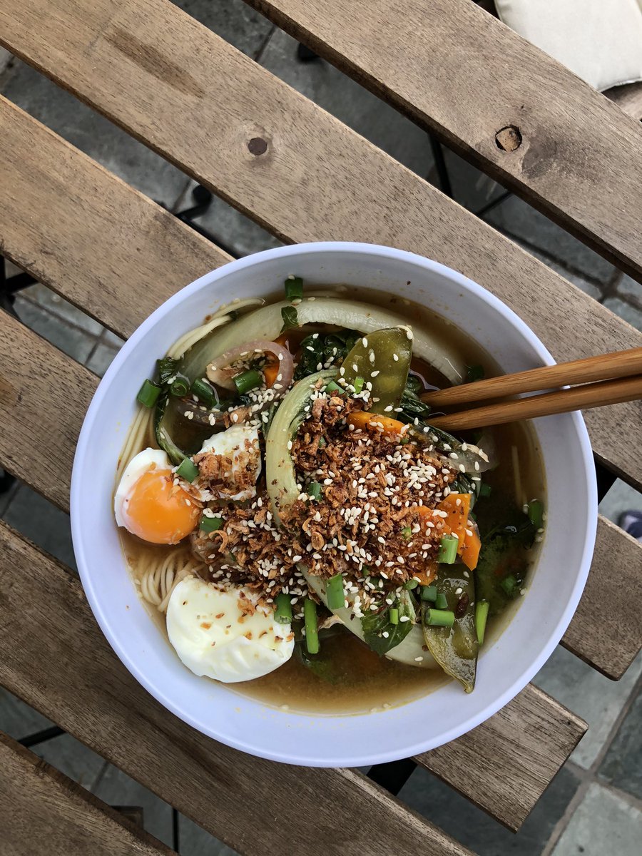 BrandonBoot's tweet image. dins tonight 🍲 🥢