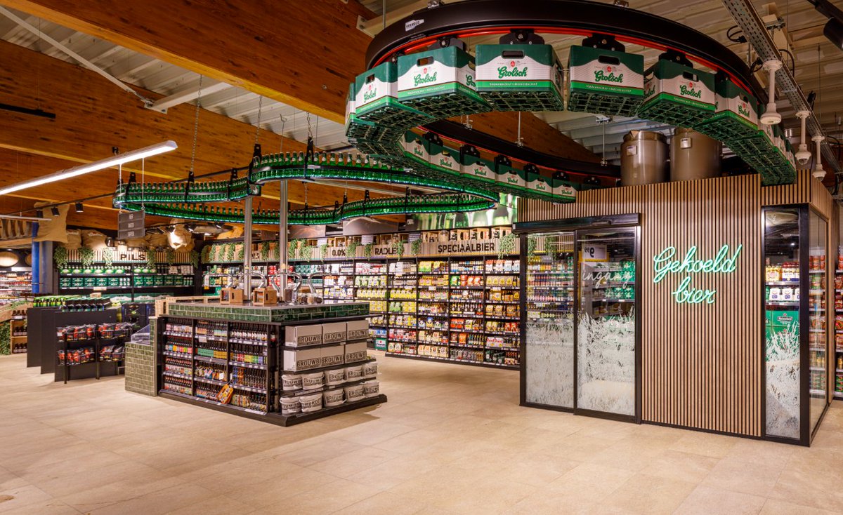 RoyalGrolsch's tweet image. Vanaf vandaag te bewonderen: de unieke bierafdeling van Jumbo Leussink in Goor. Hierin staat het brouwproces centraal, met echte ketels en een heuse afvullijn. Nieuwsgierig? Lees meer op onze website: bit.ly/3rdPA10 #bierbeleving #bierafdeling #duurzaamkarakter