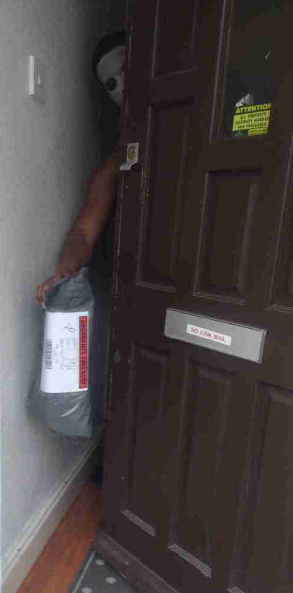 Delivery man is a big fat wasteman taking this pic 😂 #facemask