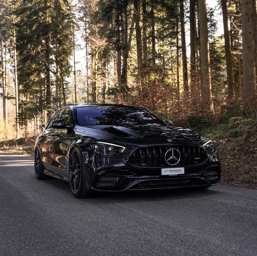 carpxrnpicx's tweet photo. 612HP E63s AMG https://t.co/1T2zF8RQop