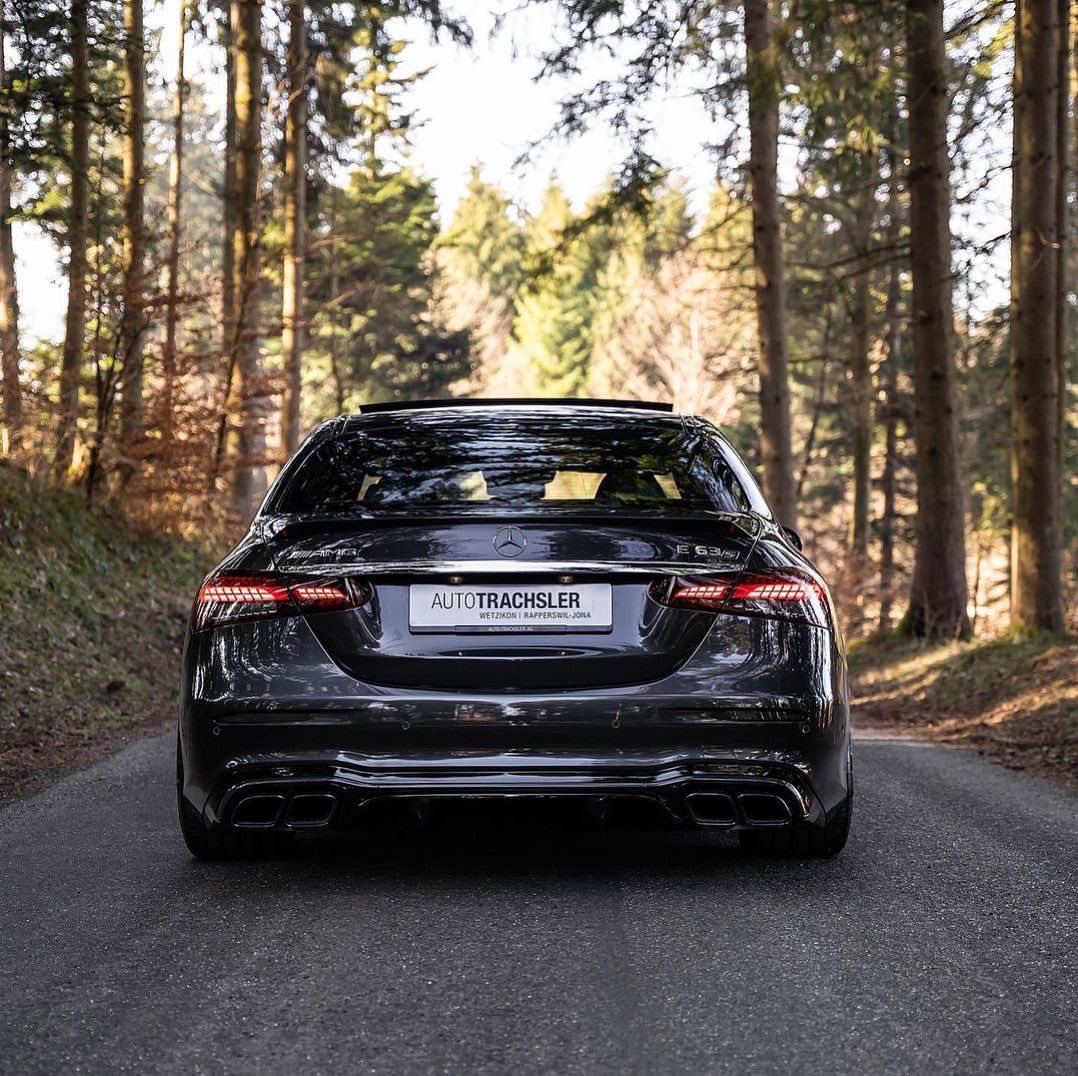 carpxrnpicx's tweet photo. 612HP E63s AMG https://t.co/1T2zF8RQop