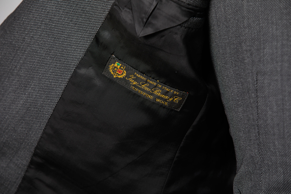 浦和レッズオフィシャル 浦和レッズ オフィシャルパートナーであるメルボメンズウェアー Azabu Tailor のご提供を受け 選手 スタッフが移動時や公式行事にて着用するオフィシャルスーツの21シーズンモデルをrex Club会員様限定で70名様に販売いたし 浦和レッズオフィシャル 浦和レッズ オフィシャルパートナーであるメルボメンズウェアー Azabu Tailor のご提供を受け 選手 スタッフが移動時や公式行事にて着用するオフィシャルスーツの21シーズンモデルをrex Club会員様限定で70名様に販売いたし
