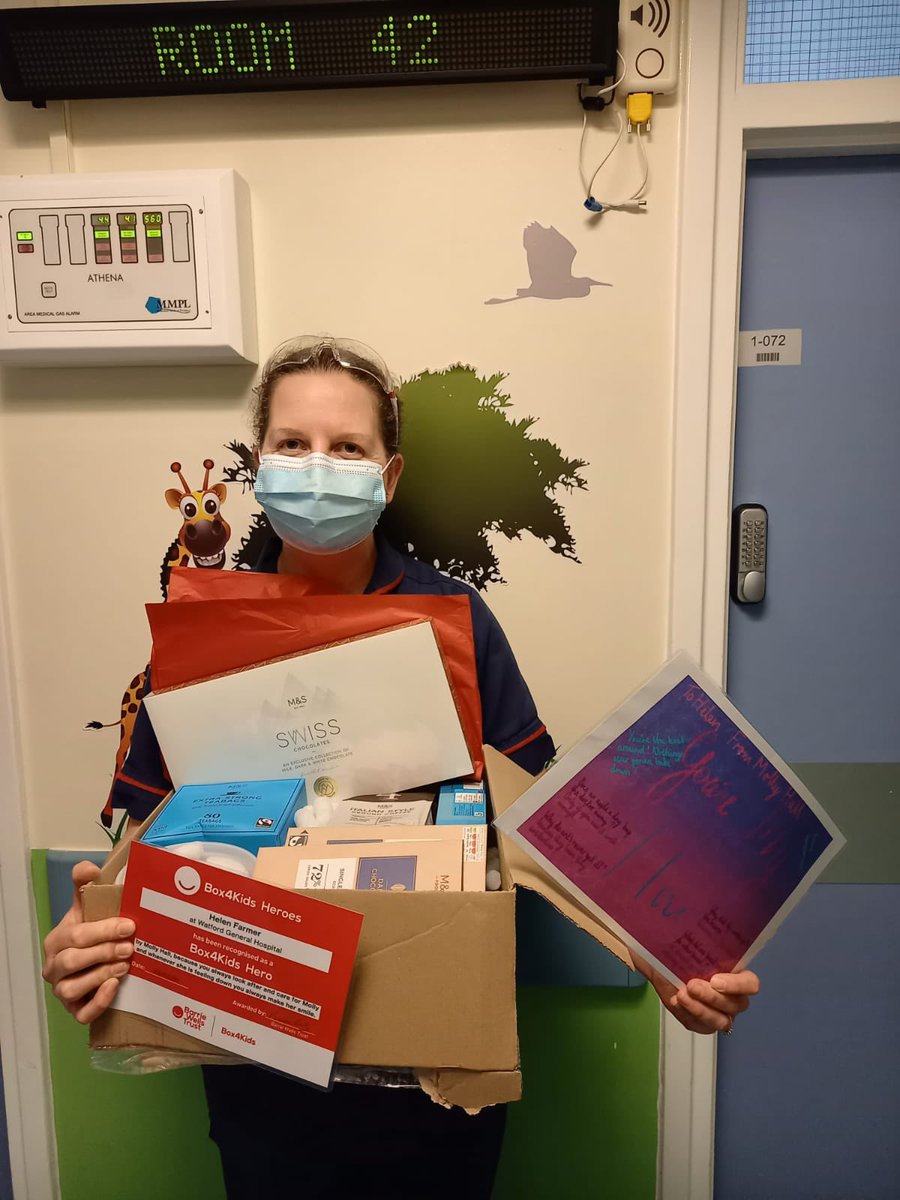 KarenJo69017955's tweet photo. Massive congratulations 2 @helganoo2 my wonderful Paediatric oncologyCNS for receiving this gift from #box4kids. She was nominated4outstanding work and named a hero which I totally agree with.Well done Helen,enjoy your gifts,u deserve them #whht @KarenWa61446145 @jeremy_roskin https://t.co/KxgjjyTgTc