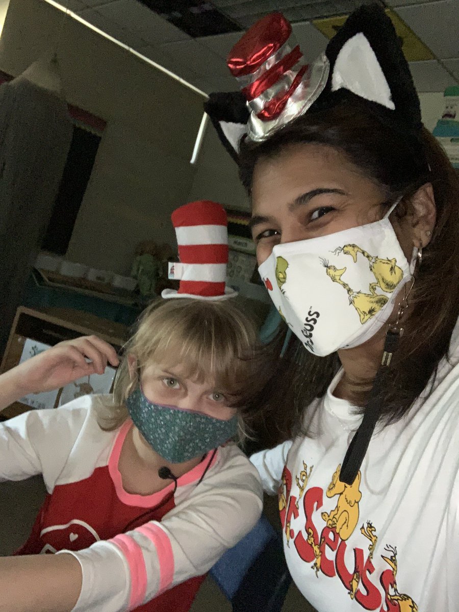 MsCubito's tweet photo. Found a couple matching headbands yesterday!! https://t.co/vNZxNFyU5l