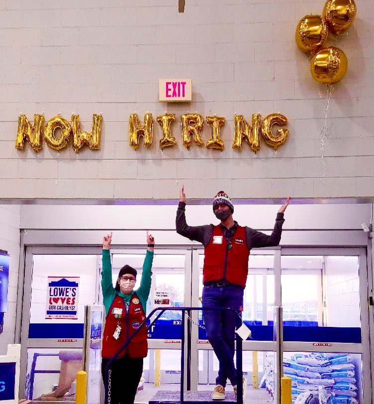 lowes2322's tweet photo. You are not leaving our store with out knowing that we are HIRING. Thank you Mike and Carmen for your amazing creativity !! #R18springHire @AndyBlier2322 @JoeMcFarland_ @bill @lowes @SwainoGuy https://t.co/3cYWHR513w