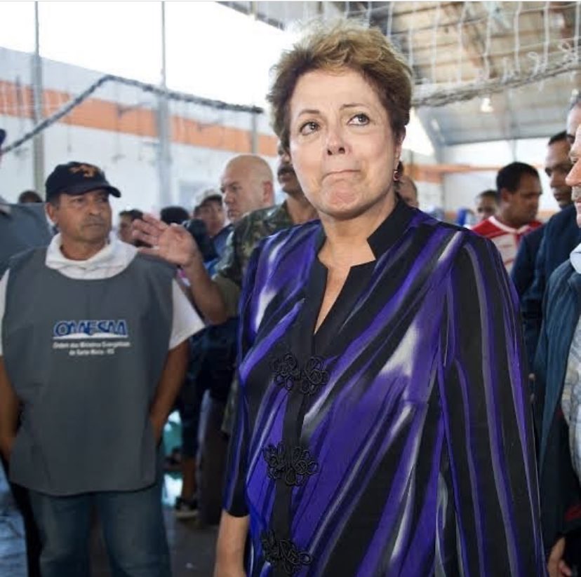 Diogotapuio's tweet image. Dilma diante da morte de 242 pessoas na Boate Kiss (2013)

Bolsonaro  diante da morte de 1726 pessoas em razão da COVID (2021)