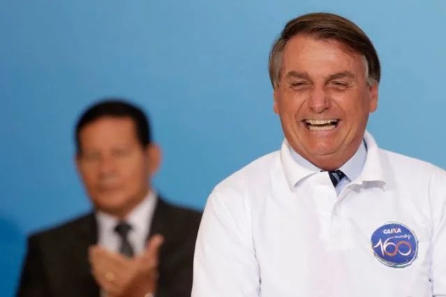 Diogotapuio's tweet image. Dilma diante da morte de 242 pessoas na Boate Kiss (2013)

Bolsonaro  diante da morte de 1726 pessoas em razão da COVID (2021)