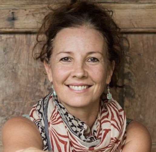 LocationGuild's tweet image. The LGI thank Eoin Holohan, who’s stepped down as our Chair.

Cathy Pearson has been confirmed as the new Chair. Cathy has been in Locs since 1993, on 'Reign of Fire', 'PS: I Love You', 'Secret Scripture', and more. We wish Cathy all the best for her tenure in the hotseat!