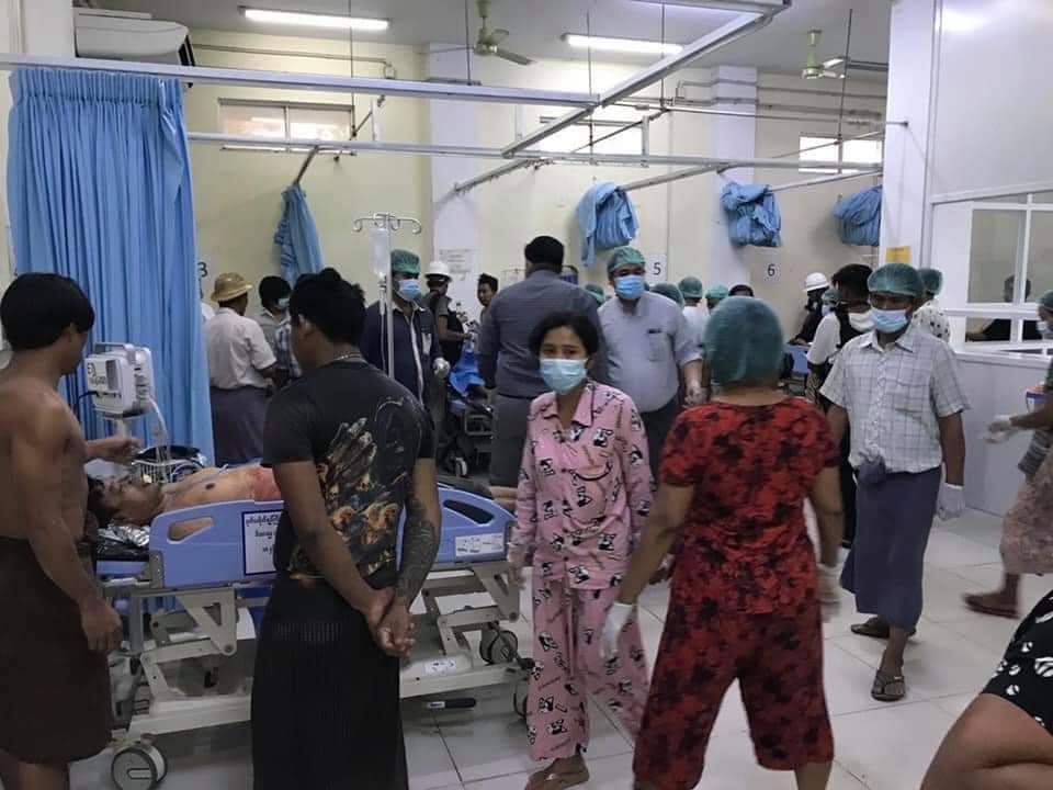 The situation in North Okkalapa is now RED  🚨🚨🚨

It's really like a slaughter zone!!
100 bullets had been shot non-stop with machine gun !!!
Many people are dying !!

Tw// blood, gunshot, death

JUSTICE FOR MYANMAR 
#Mar3Coup
#WhatsHappeningInMyanmar
