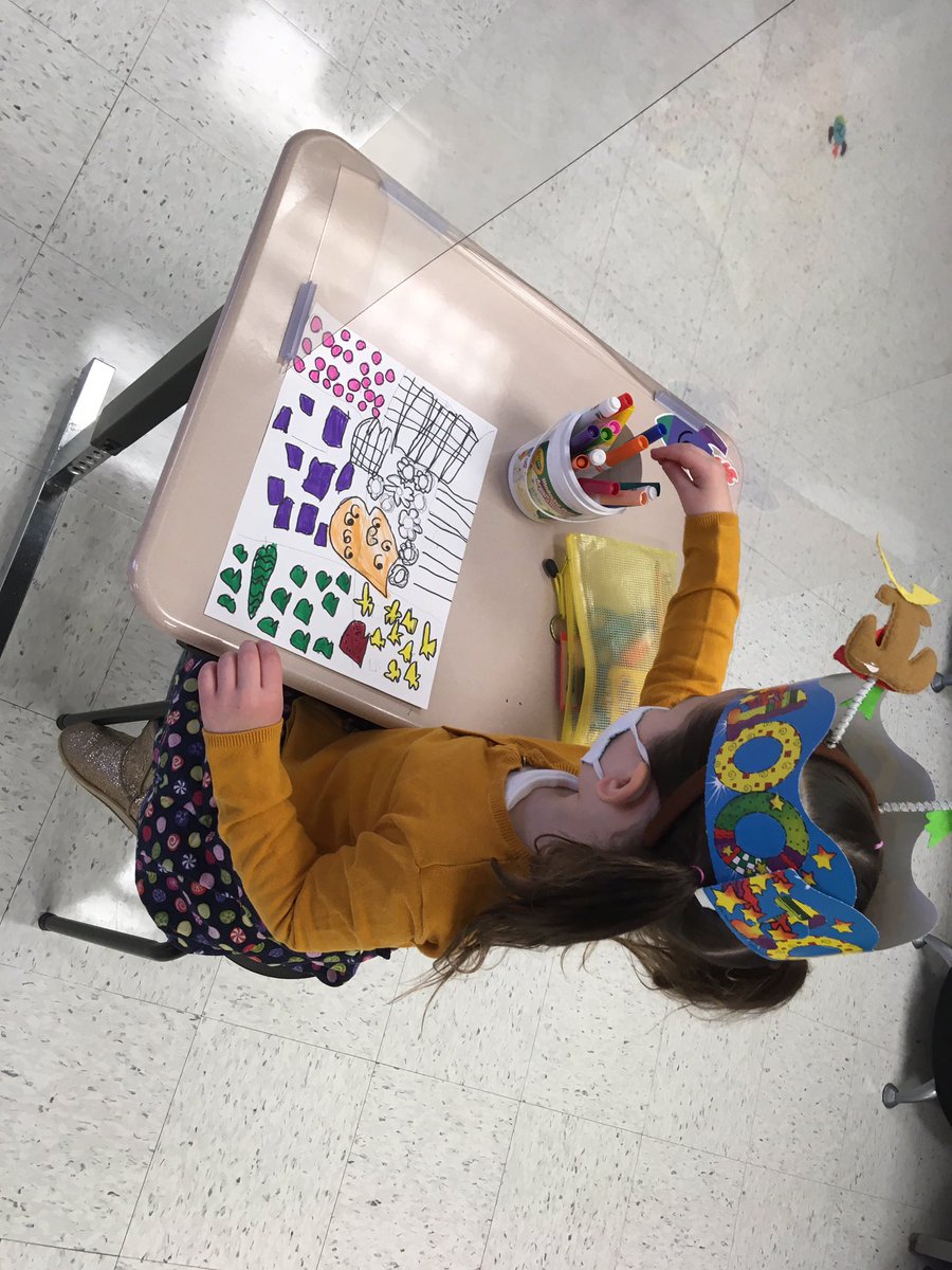 Creating some pop art patterns inspired by <a href="/romerobrittoart/">Romero Britto</a> this morning. <a href="/MissBurnheimer/">Miss B</a> ‘s kindergarten artists are in the focus zone! @LCPSLiberty #libertytogether #libertyartroom