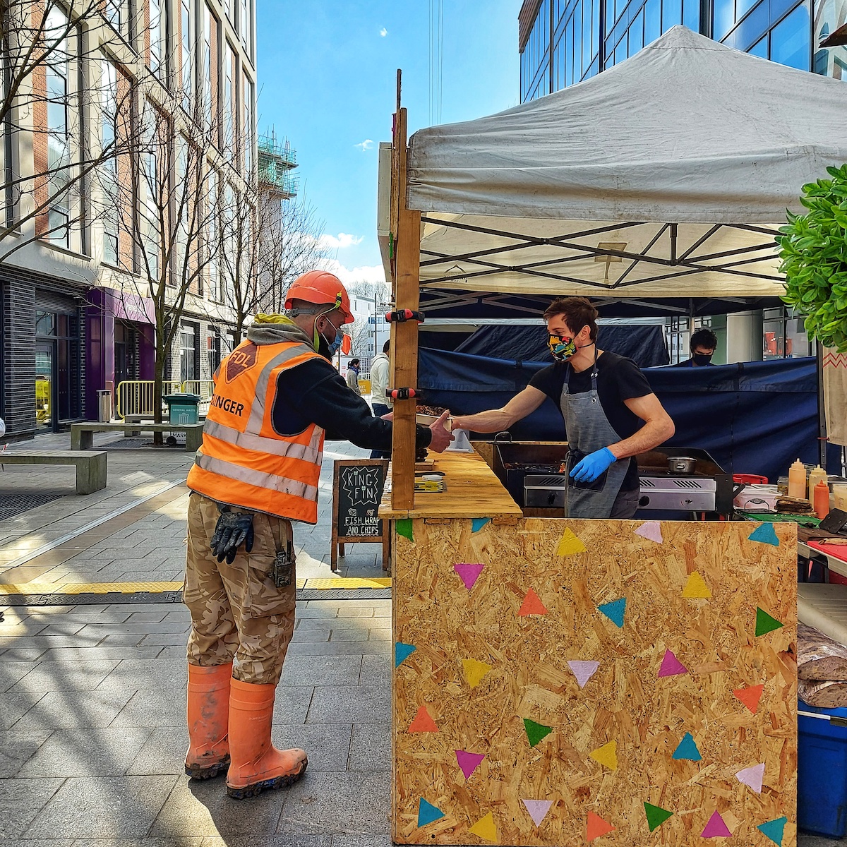 It's Friday which means we'll have the best selection of street food coming to @FinzelsReach this lunchtime for all your takeaway needs! Please continue to observe social distancing and wear a mask in the market area to keep us all safe and we look forward to seeing you at 11am. https://t.co/vWMVAoR9tx
