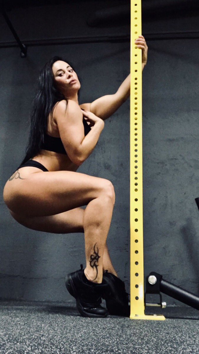 Marina_RedStar's tweet photo. Marina RedStar💥For booking а sessions write me in Direct or Whatsapp +79313073737 #headscissors #femalefighters #fightwrestling #greppling #fitdom #womenwithmuscles #femaledomination #wrestlingfantasy #bikinioilwrestling #muscularwomen #malevsfemale https://t.co/ybsOiwZtX2