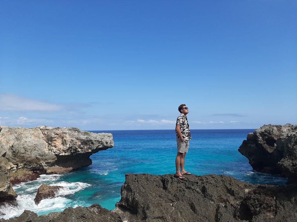 harjunatbm's tweet photo. “Singkat saja! Aku pernah mematahkan banyak hati hanya demi seseorang yang mahir mematahkan hatiku”

#pantaimandarok #pantaisumba #sumba #wisatasumba #sumbaisland #jalanjalan #backpacker #indonesiatimur #indonesiatraveler #traveling #travel #timurindonesia #nttviral #ntt #ntthits https://t.co/qQMBbLE9M3