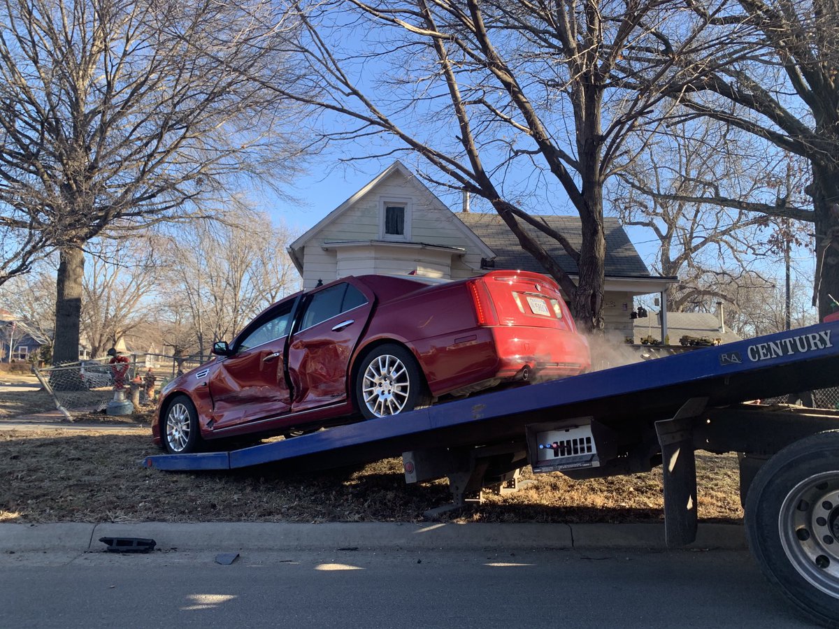 No serious injuries reported in 2-car crash around 745 am Wednesday at SW 5th and Taylor. ⁦<a href="/wibwChris/">Chris Fisher</a>⁩ ⁦<a href="/wibwAlyssa/">Alyssa Willetts</a>⁩ ⁦<a href="/wibw/">WIBW</a>⁩