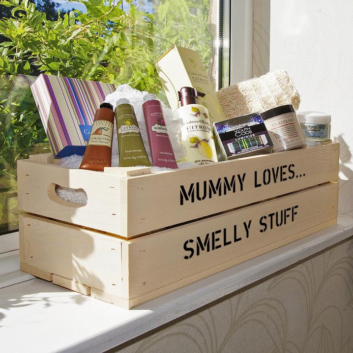 Plantabox's tweet photo. Mothers Day - Massive 15% Off! - https://t.co/5sIYebs3Lm - Make sure mum has a wonderful day. Use Code: PBXMUM21 for a massive 15% discount on our Personalised Mother's Day Gifts range until March 14th 2021 (UK Mainland Orders only.) Please share to help us reach more people. https://t.co/Xps77gnhqJ