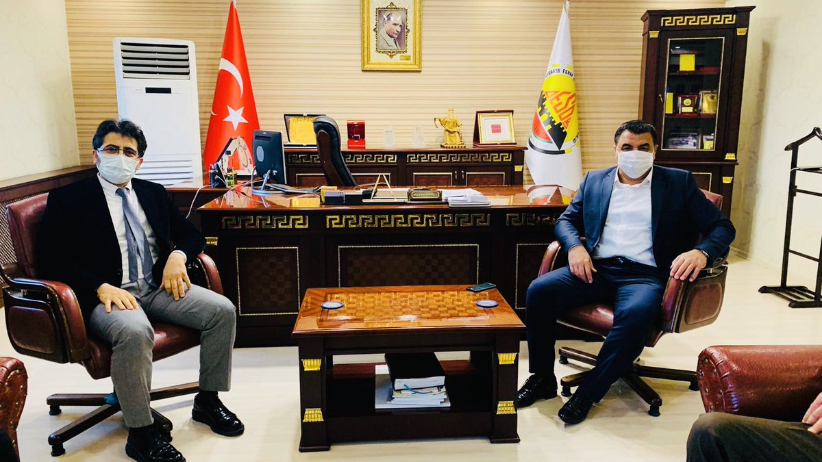 Dicle Üniversitesi Rektörü Prof. Dr. Mehmet KARAKOÇ, DESOB Yönetim Kurulu Üyelerimizi ziyaret etti. Nazik ziyaretinden dolayı kendisine teşekkür ediyoruz.