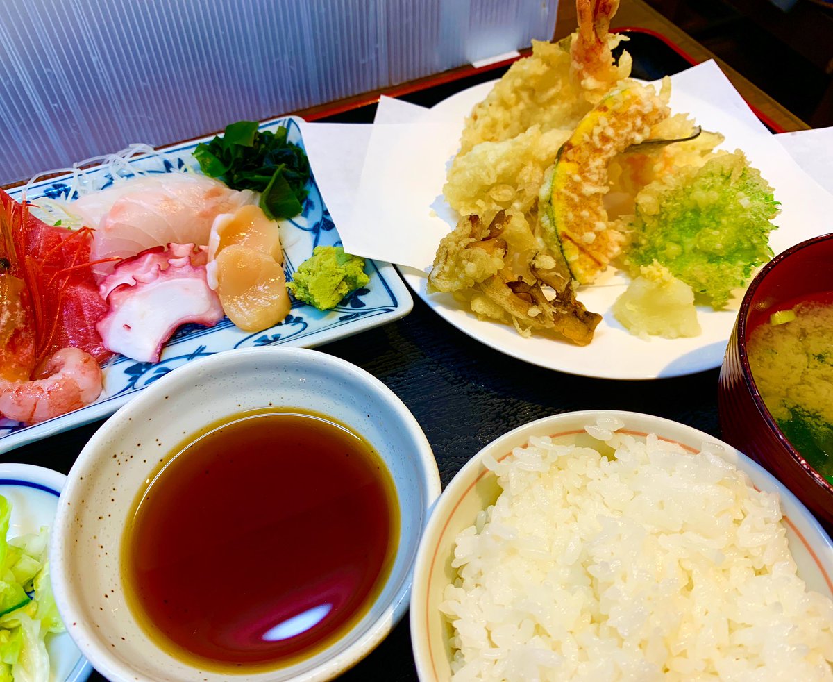鬼ランチ O على تويتر 横浜 金沢文庫 の 市場食堂 さん 京急金沢文庫駅から徒歩3分程の商店街の一角にお店はあります 市場スペシャル定食 は 魚やお野菜の揚げたてサクサクの天ぷらと新鮮なお刺身 マグロ タイ 甘エビ等 がお得なお値段で楽しめます