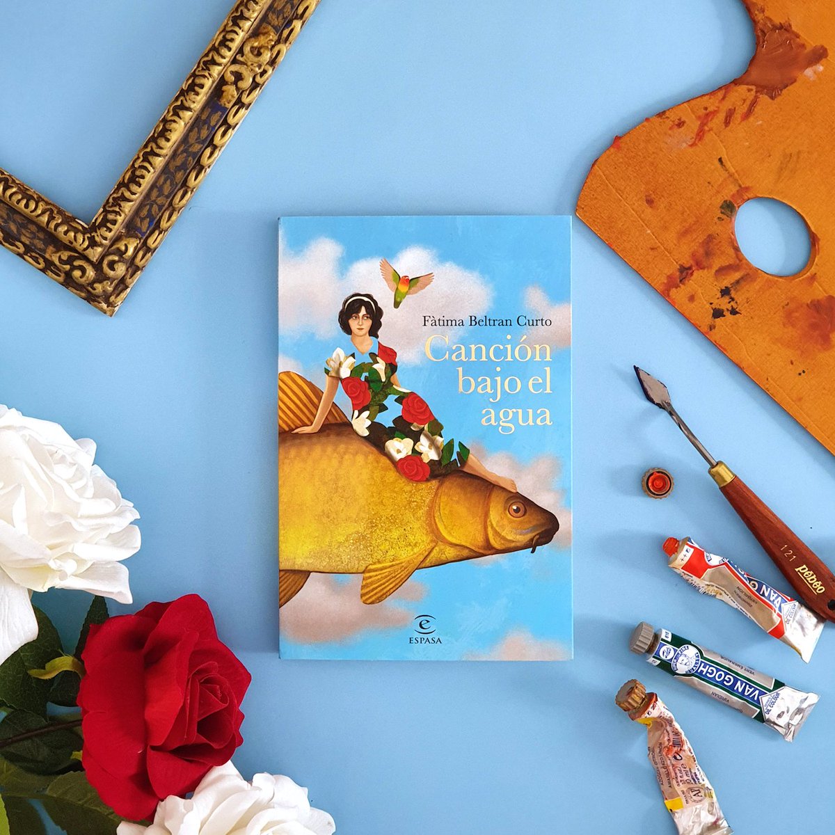 editorialespasa's tweet photo. Un amor mágico, un sueño sin espejos y dos amigos separados por una desafortunada bala. ¡Ya en librerías! #CanciónBajoElAgua de Fàtima Beltran Curto. https://t.co/40S25tqDgl https://t.co/3peauwTcK8