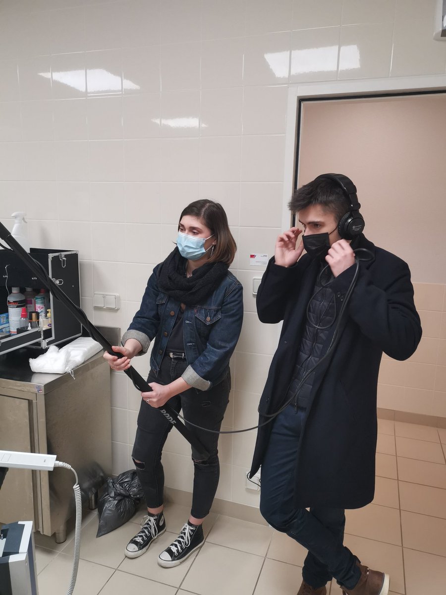 Lyl_lou's tweet photo. Prise de son en cours, pour notre projet de fin d'étude avec @M_LeBlouch et @roux_mario (et @QCillard à distance !) pour @resonance_uco 
#UCO #RESONANCE https://t.co/NzRmipcLiQ