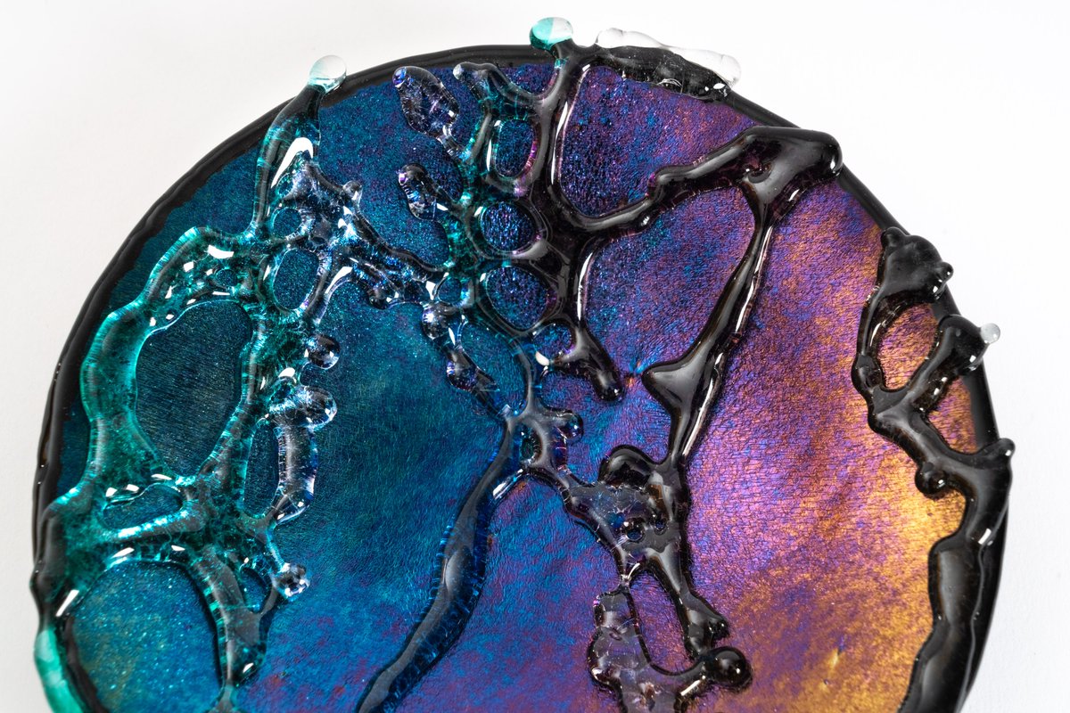 Congratulations to <a href="/StevieDGlass/">Stevie Davies</a> who has been selected along with seven other members of the <a href="/CGSUK/">CGS - The Contemporary Glass Society</a> to exhibit her work <a href="/biscuit_factory/">@biscuit_factory</a> - online for now but hopefully open to the public in the future.  Check it out here thebiscuitfactory.com/blogs/news/con…