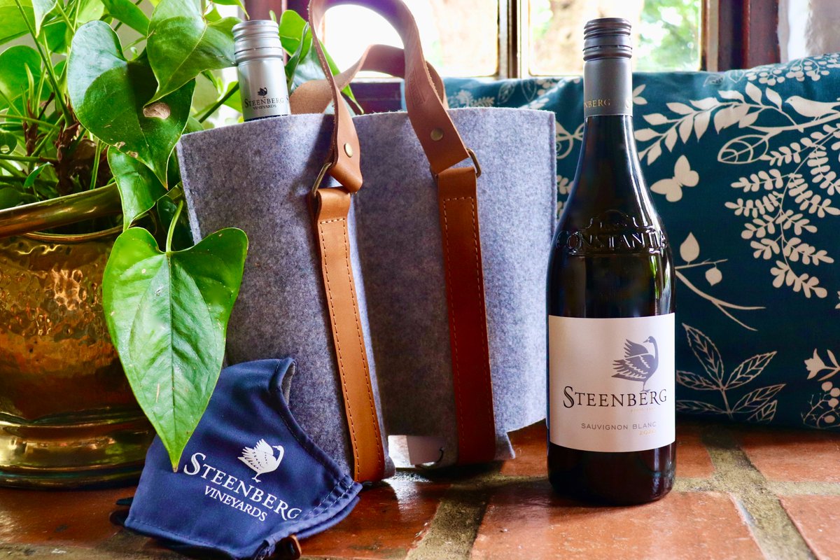 LaurasWorldza's tweet photo. This Wine Wednesday we're celebrating the stylish debut of Cellarmaster Elunda Basson’s first Steenberg Sauvignon with a bouquet of fresh Cape gooseberries, capsicum and white blossom.

https://t.co/CEiDU77nI9

#LaurasWorld
#LaurasWine
#SteenbergWines
#SteenbergSummer https://t.co/Yq5Htw64b1