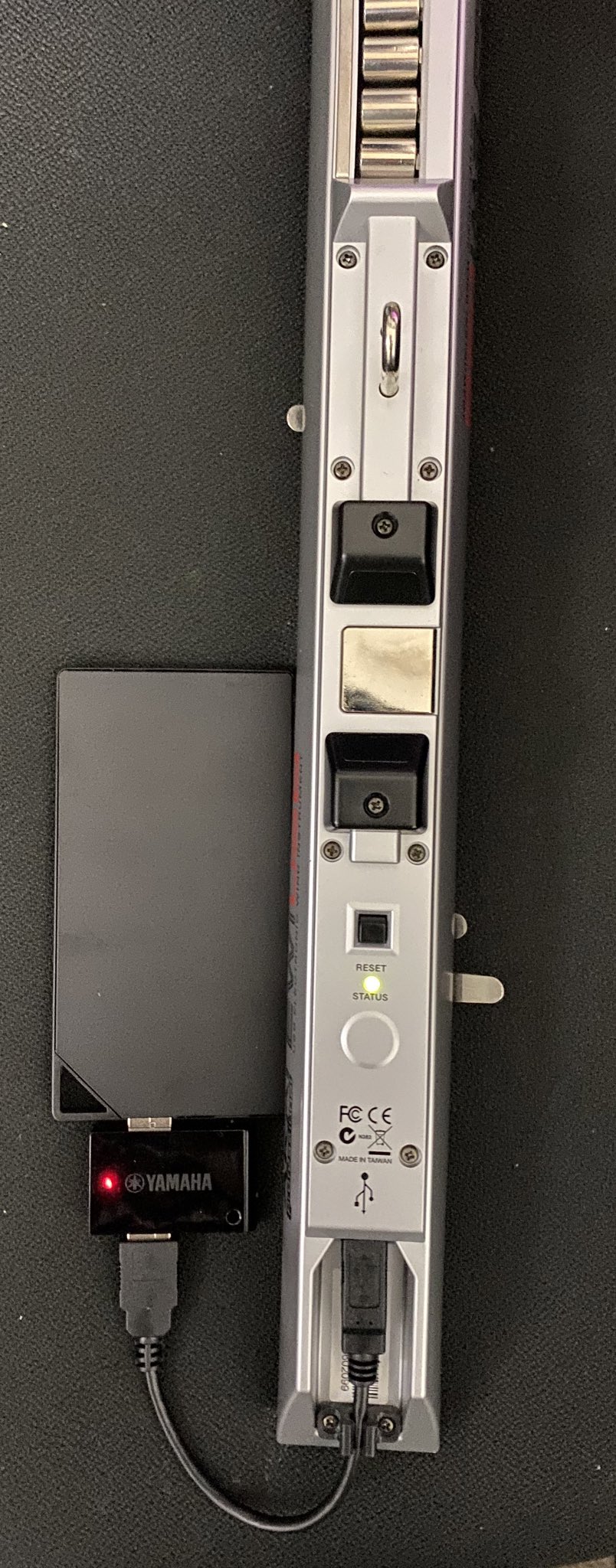 Progre Fan Yamaha Wireless Midi Adapter Ud Bt01購入し Akai Ewi Usbをbluetooth接続でmacのariaを鳴らす事に成功 Ewiとud Bt01を接続し 更にモバイルバッテリーに接続 設定はaudio Midi設定のbluethoothデバイスとariaの設定でud Bt01を選択