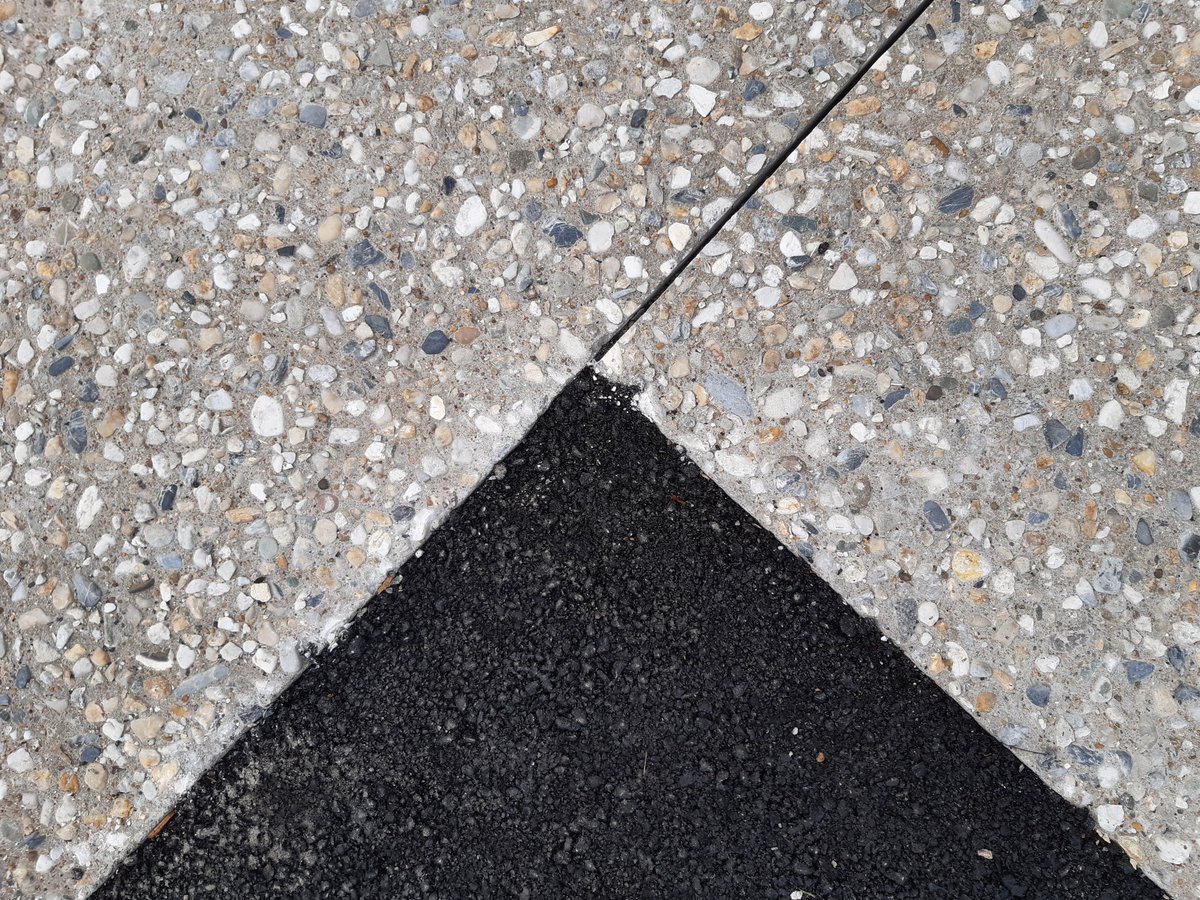 lboudaud_edycem's tweet photo. #beton Realisation d'un béton désactivé Roulé D'Adour. Merci à notre partenaire CAP PAYSAGE.  Bravo aux équipes @Edycem_Beton. https://t.co/APyn4V0HOG