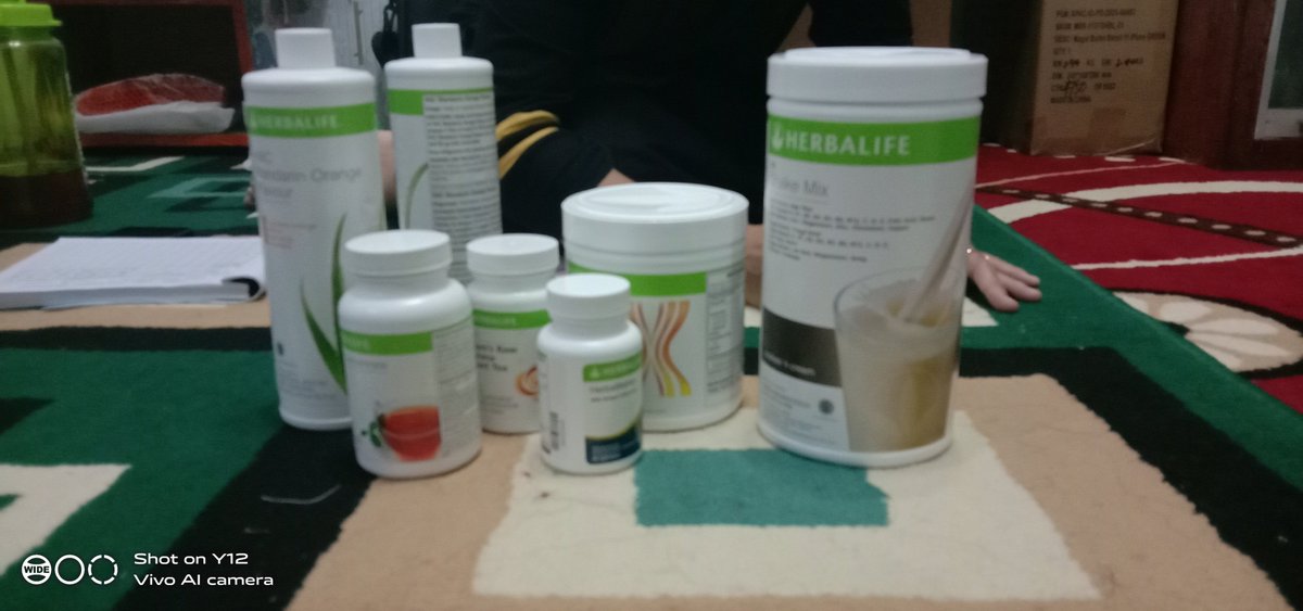 AsgafK's tweet photo. Yang pengen diet atau mau nambah berat badan nah Herbalife solusinya yuk kak yang mau konsultasi dan mau ikut gabung program bisa chett ya😊 https://t.co/M9PSuDiCvj