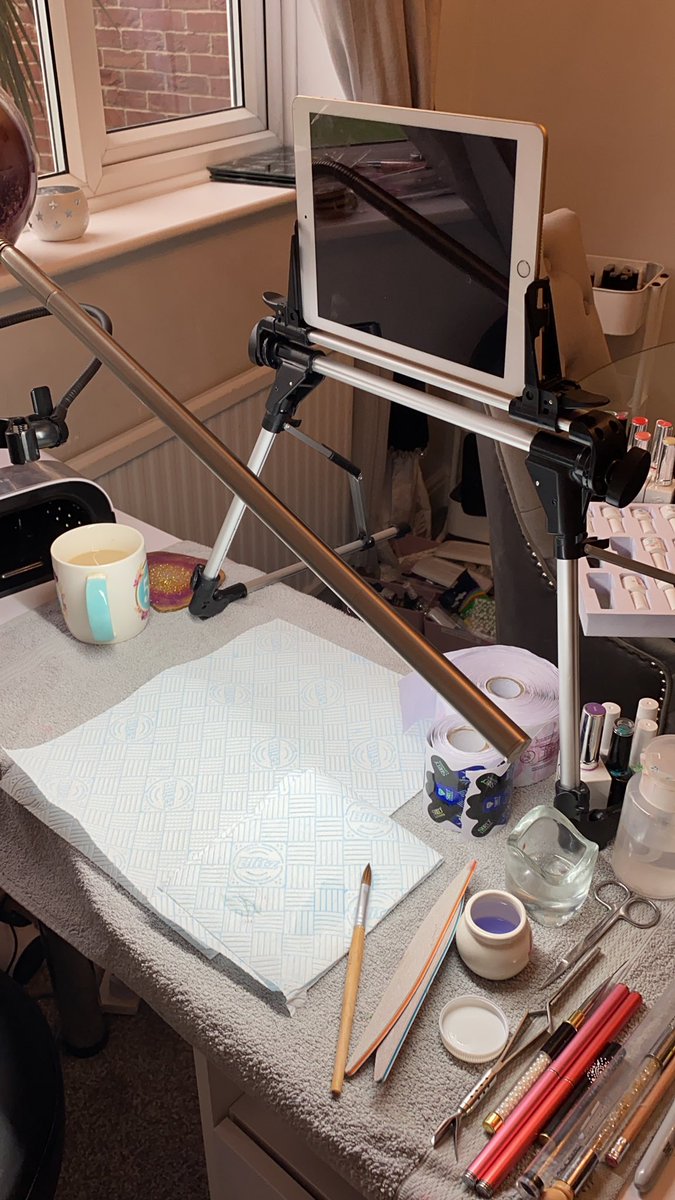 tracycreative's tweet image. Dining room chaos 😬😅zoom meeting with  the team @doncaster_uk @DoncasterHour @tracycreative @creativeac2020