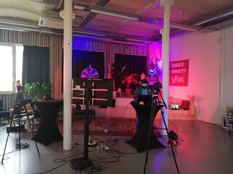 Autodelen_net's tweet image. 24 hours, 12 rockings sessions in 10 international studios, 67 speakers &amp;amp; more than 1.100 participants from over 65 different countries! 
From our studio in Ghent we are hosting the - already- legendary edition of Shared Mobility Rocks. Let&apos;s ROCK AROUND THE CLOCK!  #SMR2021