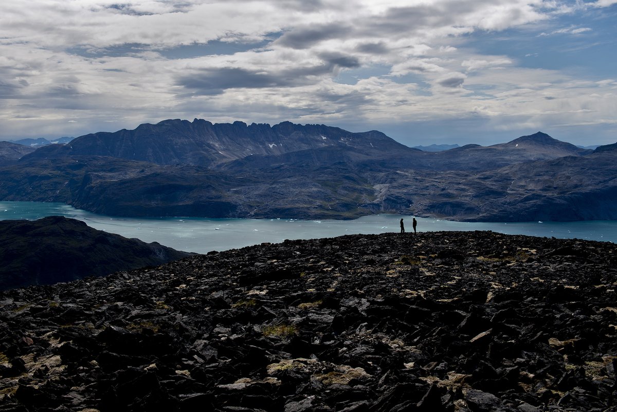 Two mining projects in South Greenland are epicentres in the quest for rare earth elements vital for the green energy transition and defence. However, DK and the EU remain side-lined in a market currently dominated by China, write @KalvigPer and @hanslucht bit.ly/3bSdYiq