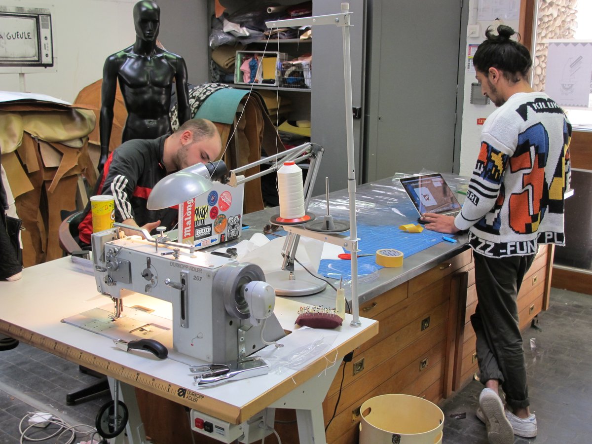 Offres d'emploi dans les écoles supérieures d'art et design !
andea.fr/ressources/off…
<a href="/MinistereCC/">Ministère de la Culture 🇫🇷</a> <a href="/CIPAC_Art/">CIPAC</a> @reseaufraap 
crédits visuel
Villa Arson, Atelier textiles et matériaux souples (c) photo @villa_arson