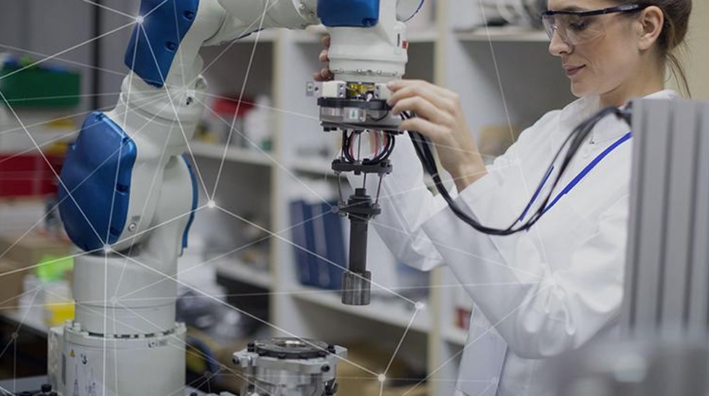 Parte il #FondoEvoluzione di <a href="/GruppoCDP/">Cassa Depositi e Prestiti</a>: 100 milioni per investimenti diretti su #startup e #PMI #deeptech Alla guida <a href="/lfranktwit/">Lorenzo Franchini</a> e <a href="/scuderimario/">Mario Scuderi</a> bit.ly/3824yzY #VentureCapital