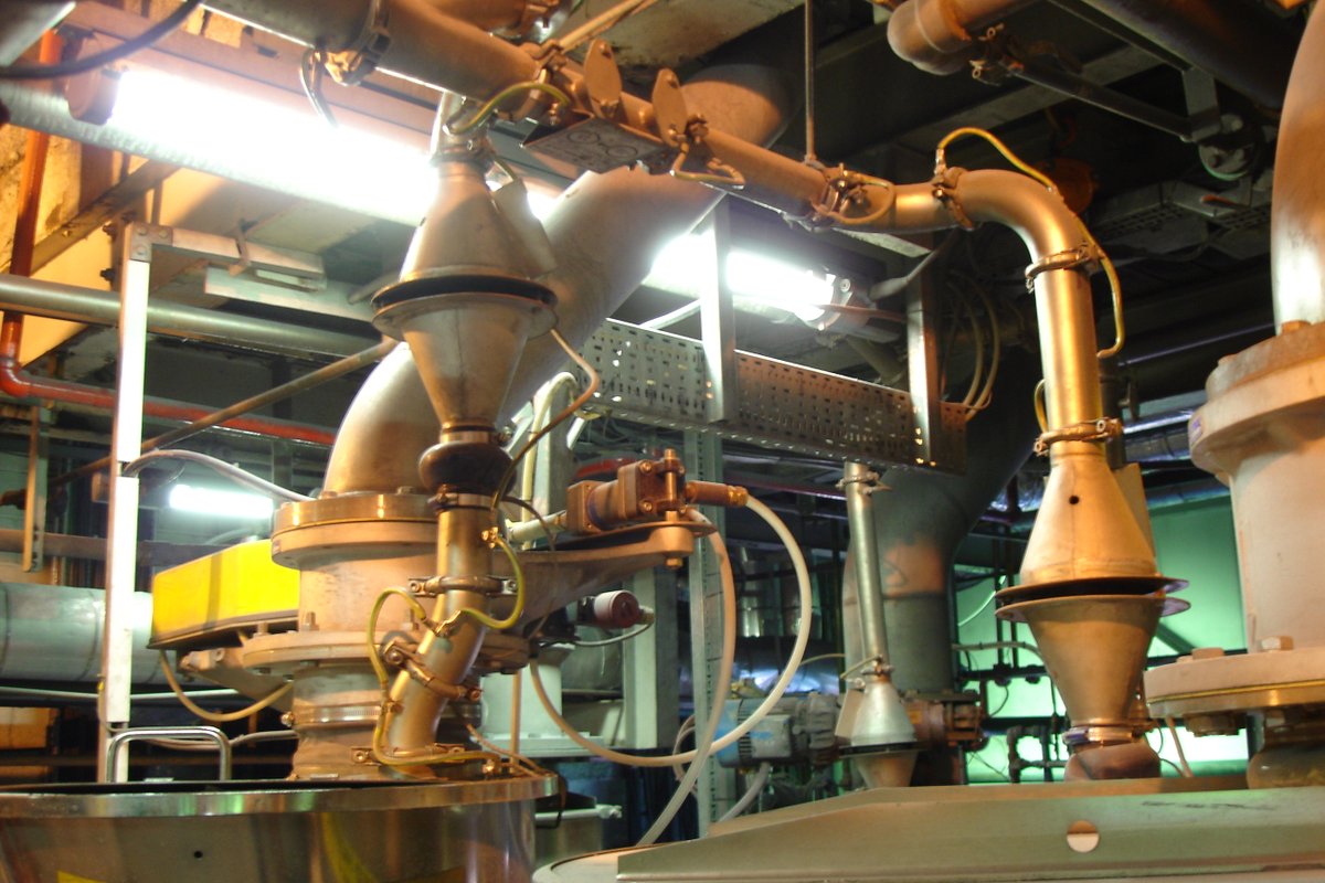 JOA_AirFilters's tweet photo. An effective filtration system is the backbone of a reliable and sustainable production process. Therefore, it’s of critical importance to choose the right #dust extraction system. This is why we have created the following blog:

https://t.co/WqxF2DWz2D

Click to read more! https://t.co/O3Li7r2mmd