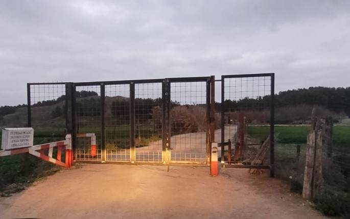 🌳 Lamentamos que una persona haya decidido cortar de esta manera el paso hacia La Marañosa. Nos hemos puesto ya en contacto con el Parque Regional, que depende de la Comunidad, para que ofrezcan una alternativa. Es importante cuidar el Parque, pero también permitir su disfrute.
