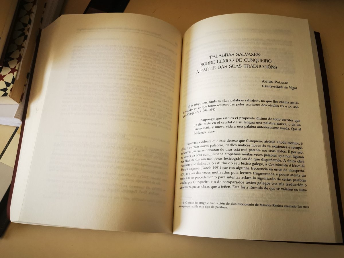 #CunqueiroXL
✍️Despois da intervención de <a href="/IagoCasBu/">O Iago Castro Buerger</a> sobre #pseudonimia e #alofonía, intervén agora Antón Palacio sobre o Cunqueiro tradutor (<a href="/uvigo/">Universidade de Vigo</a>). Agora mesmo aquí: tv.uvigo.es/live/5b60870c8…