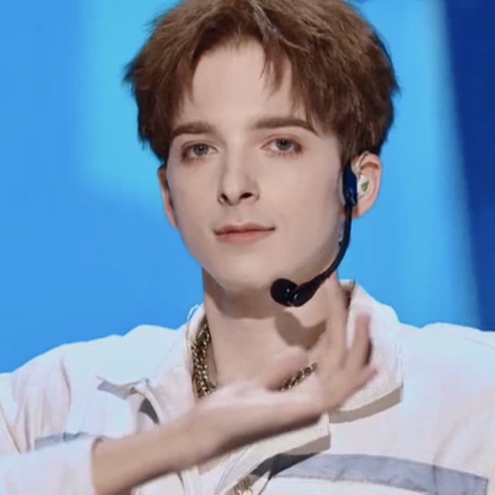 David_Fan_Club's tweet photo. 💙💙💙
@CHUANG_Official @DAVIDKOLOSOV_ 
#创造营2021 #chuang2021 #chuang_to_gathergo https://t.co/pRA4X4Pnfx